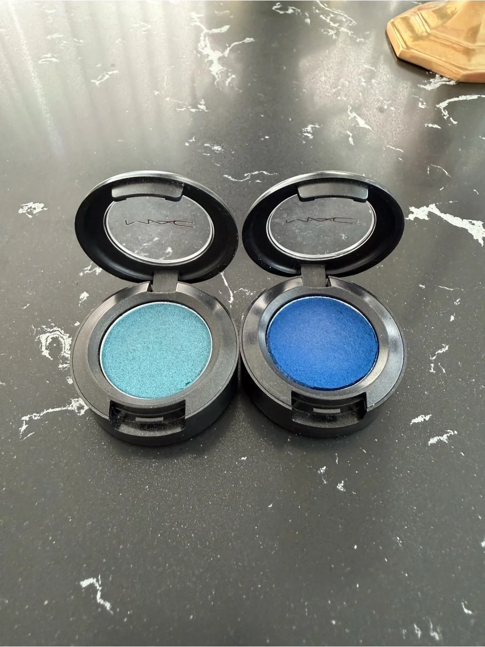 MAC Cosmetics Teal & In the shadows Single Pressed Pigments